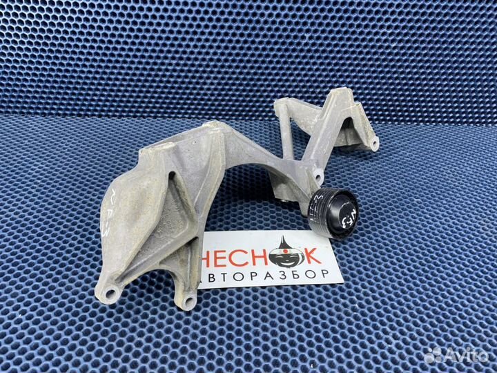 Кронштейн генератора Volkswagen Touareg NF 2