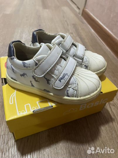 Кроссовки детские