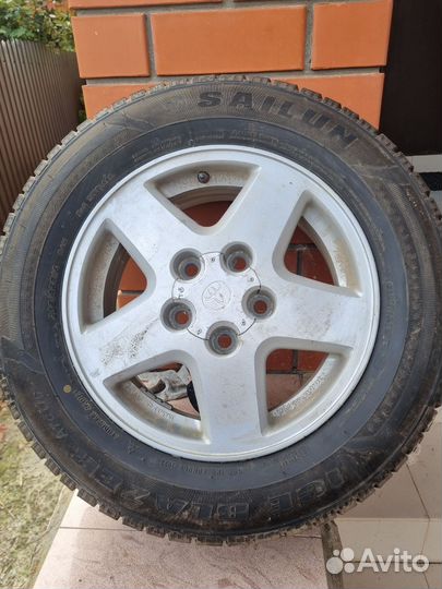 Продам зимние колеса 205 65 15