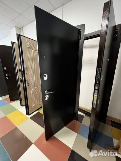 Входная дверь в цвете бетон, утепленная