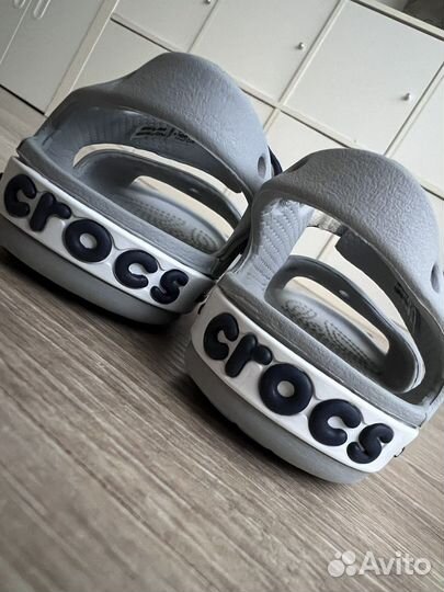 Сандалии crocs 23
