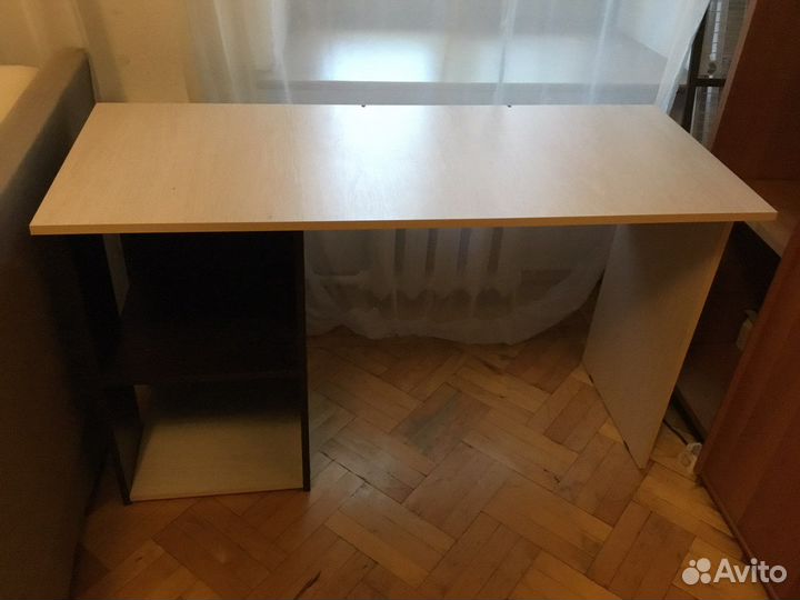 Письменный стол компьютерный с полками