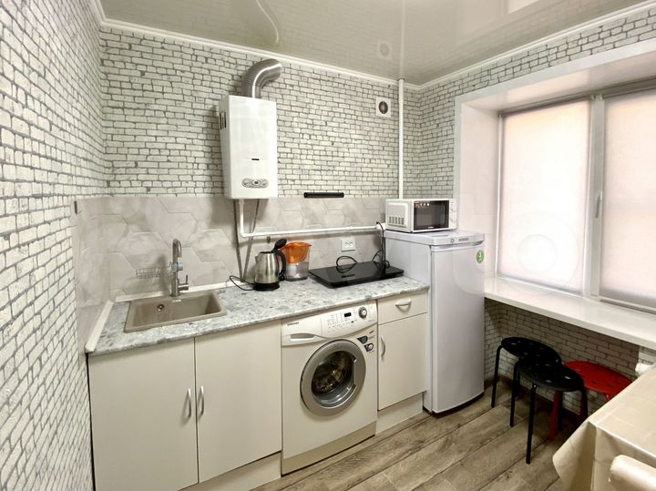 2-к. квартира, 45 м², 1/4 эт.