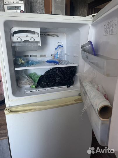 Продам холодильник рабочий