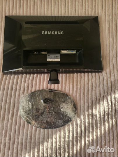 Монитор Samsung P2250