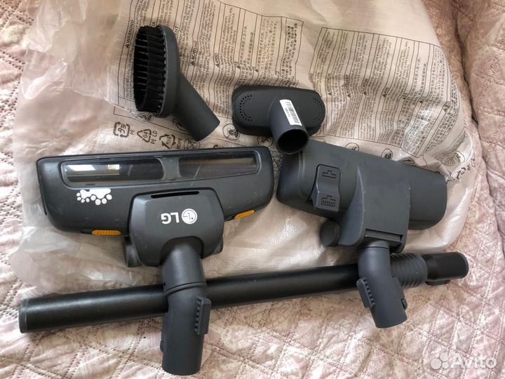 Пылесос LG VK76W02HY