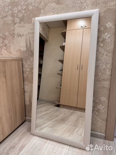 Зеркало настенное