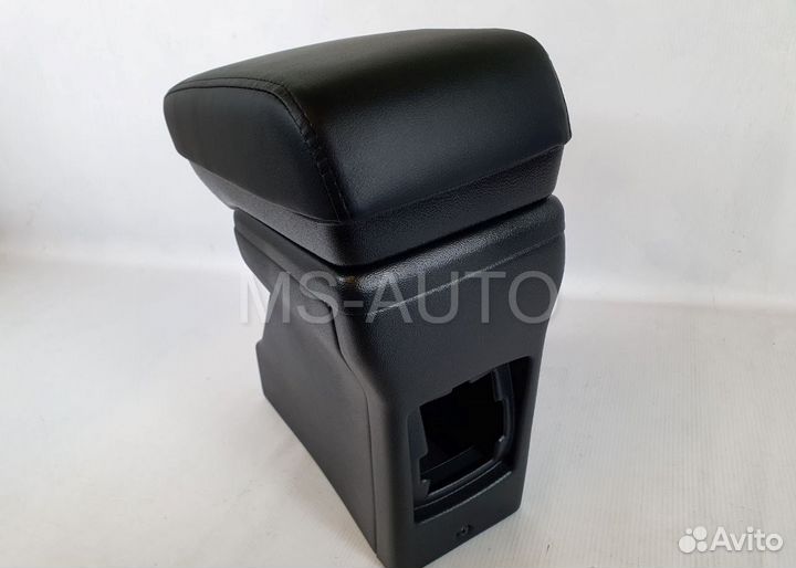 Подлокотник с баром LADA Largus первого поколения