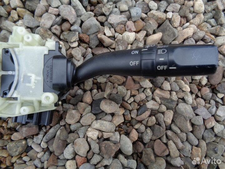 Гитара правая Toyota Harrier MCU10