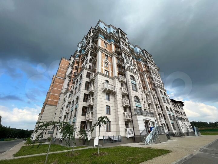 2-к. квартира, 55,6 м², 1/12 эт.