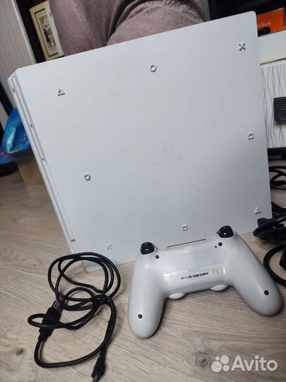 Sony PlayStation 4 Pro белая
