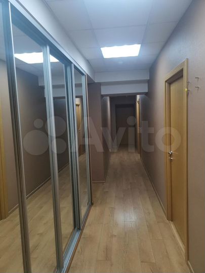 Здание, 350 м²