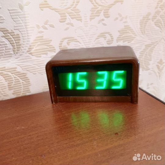 Часы-будильник электронные