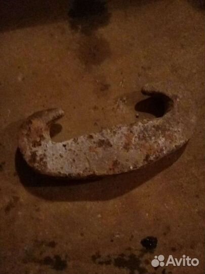 Буксировочный крюк от немецкого танка