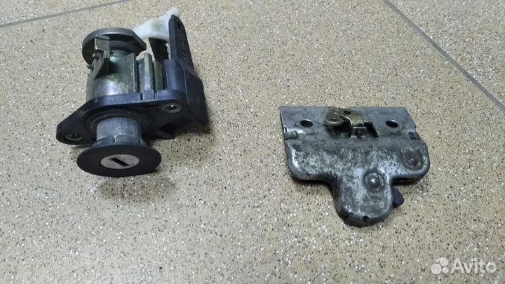 Замок Кнопка Багажника Опель Астра F