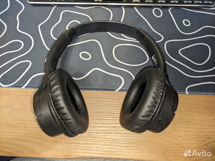 Беспроводные наушники Edifier (1 шт.) и Panasonic