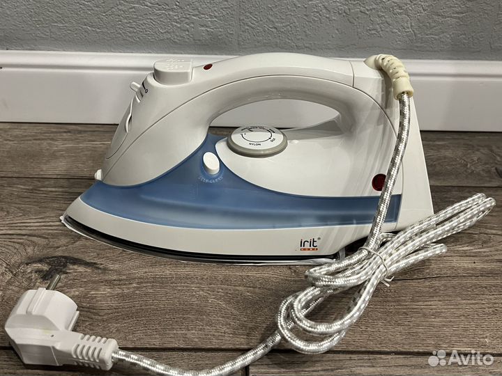 Утюг новый 1800 Вт
