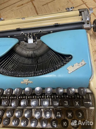 Пишущая(печатная) машинка Kolibri