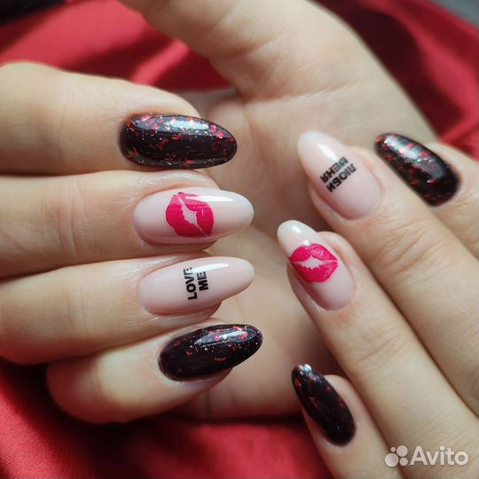 Модель на маникюр