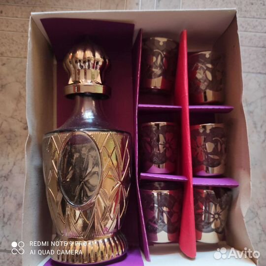 Графин с рюмками