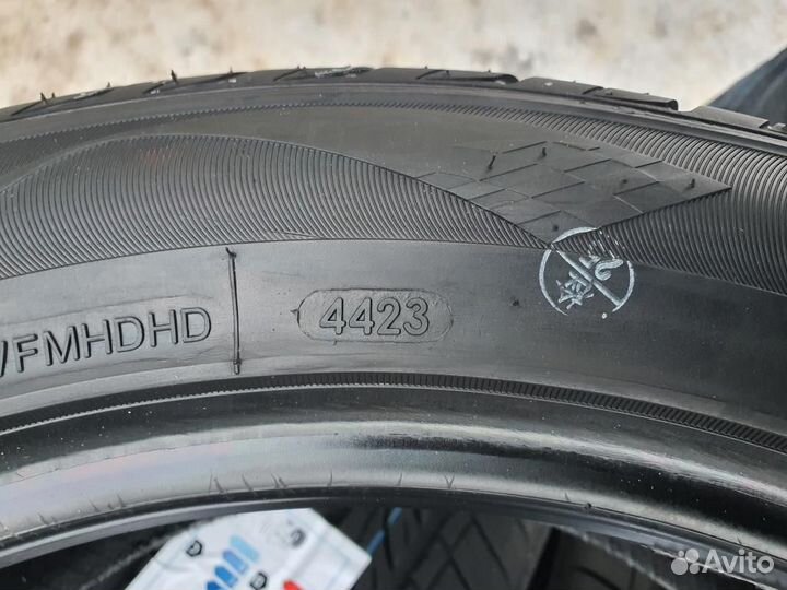 Headway HU901 255/35 R19 96W