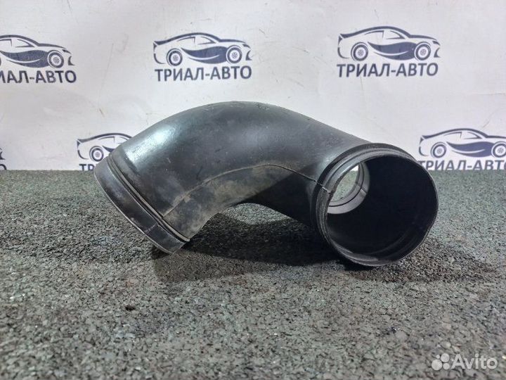 Патрубок воздушного фильтра Kia Sorento XM G4KE