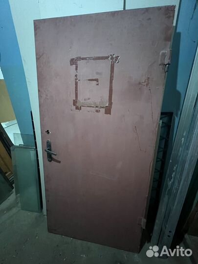 Металлическая дверь бу