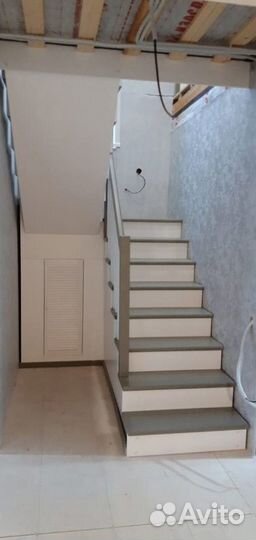 Лестница на второй этаж под ключ