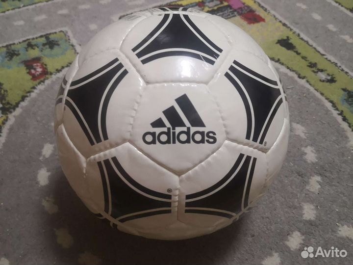 Футбольный мяч adidas оригинал