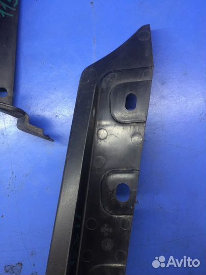 Крепление заднего бампера нижнее левое