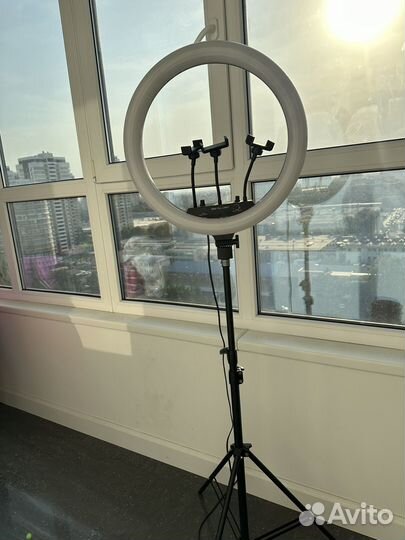 Кольцевая лампа со штативом