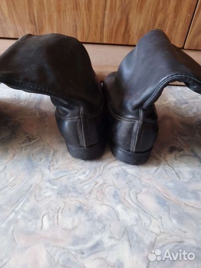 Сапоги офицерские хромовые и керзывые ботинки