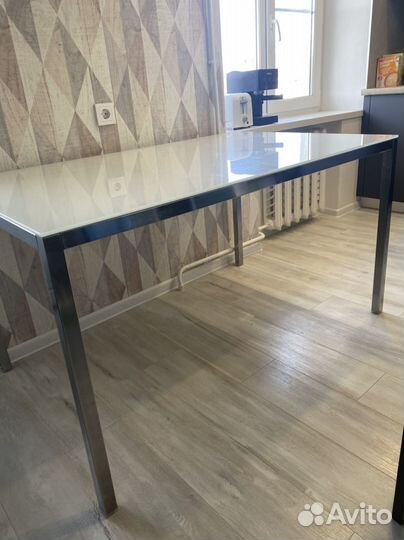 Кухонный стол