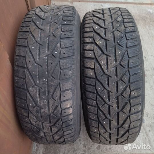 Kormoran SUV Stud 215/65 R16 102T