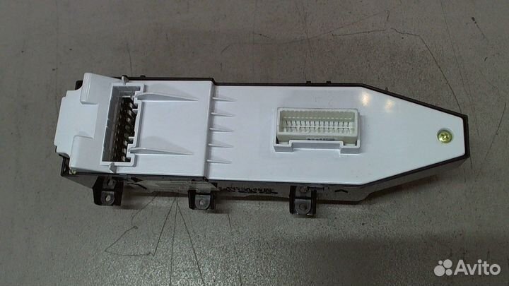 Кнопка стеклоподъемника Hyundai Santa Fe, 2013