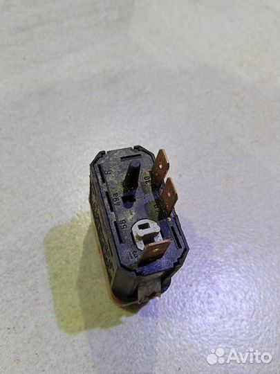 Кнопка аварийной сигнализации