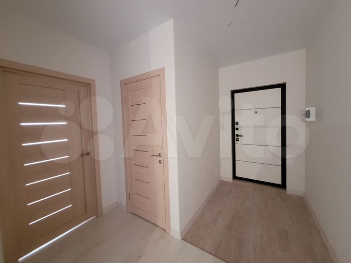 2-к. квартира, 68 м², 1/3 эт.