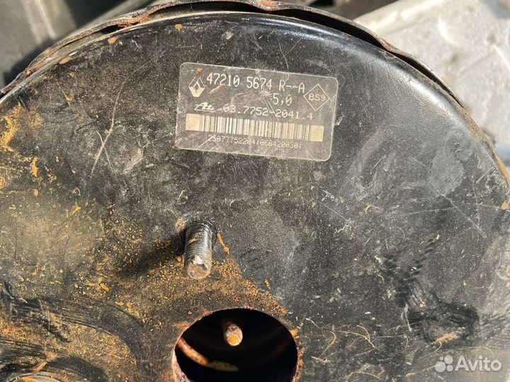 Усилитель тормозов вакуумный Renault Sandero