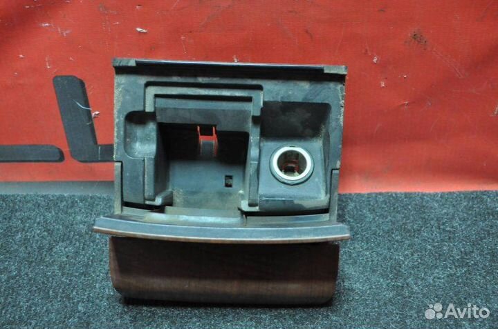 Пепельница Nissan Teana J31