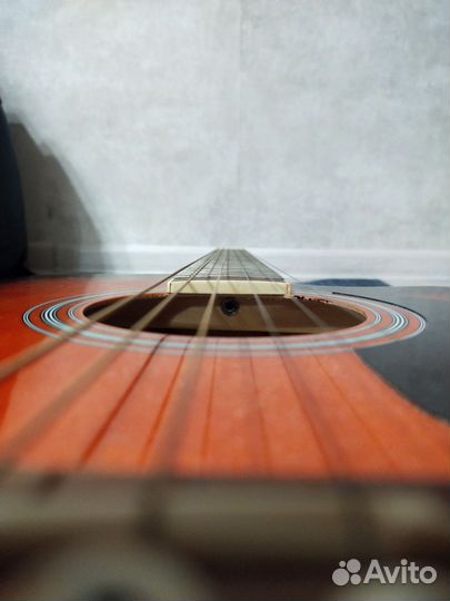 Акустическая гитара