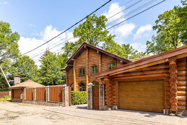 Дом 285 м² на участке 5 сот.