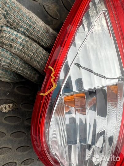 Фонарь задний левый Nissan Almera G15 сдефектом