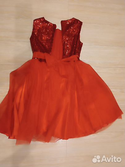 Красное платье для девочки