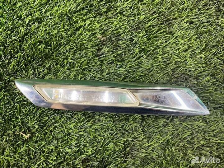 Повторитель поворота в крыло передний левый Bmw