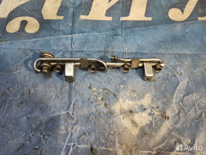 Рампа топливная Volkswagen Passat B5 1996-2000