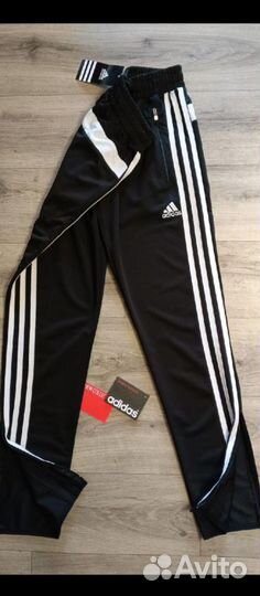 Спортивные штаны adidas