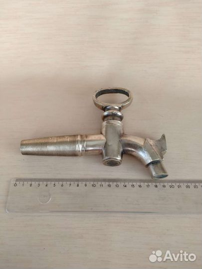 Старинный бочковой латуневый кран