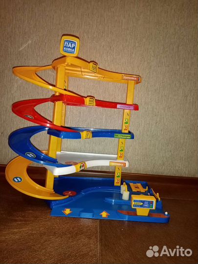 Трек и машинки