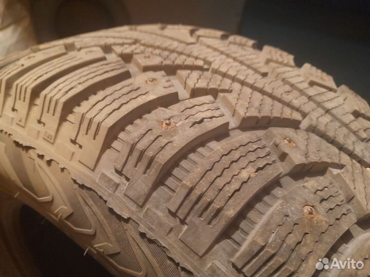 Nokian Tyres Hakkapeliitta 5 SUV 235/65 R17 104T