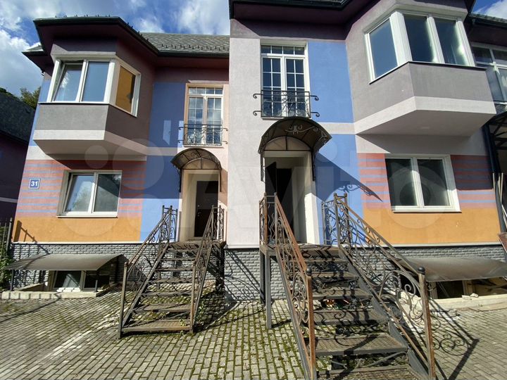 Таунхаус 296,2 м² на участке 4 сот.